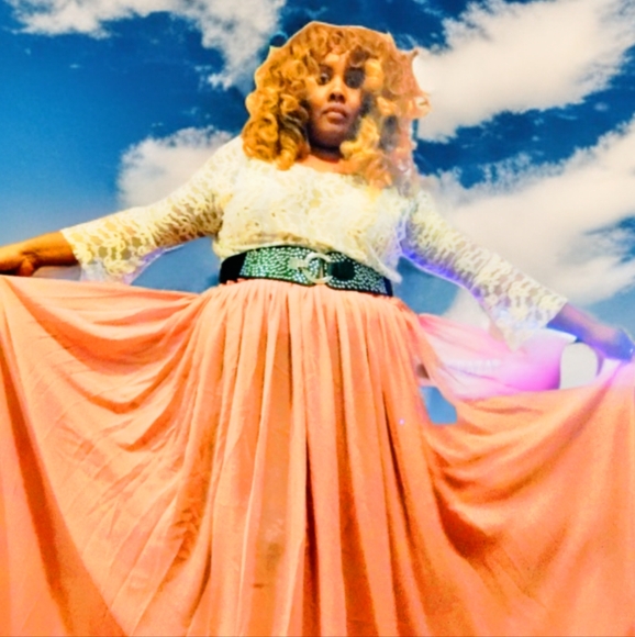 Cream Pink gown - Picture 1 of 11